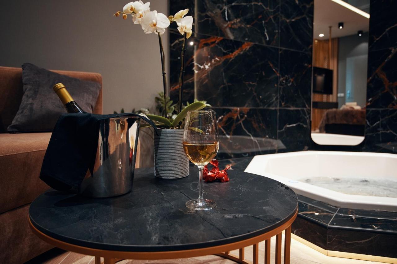 Monza Mirror Apartment Kikinda 외부 사진